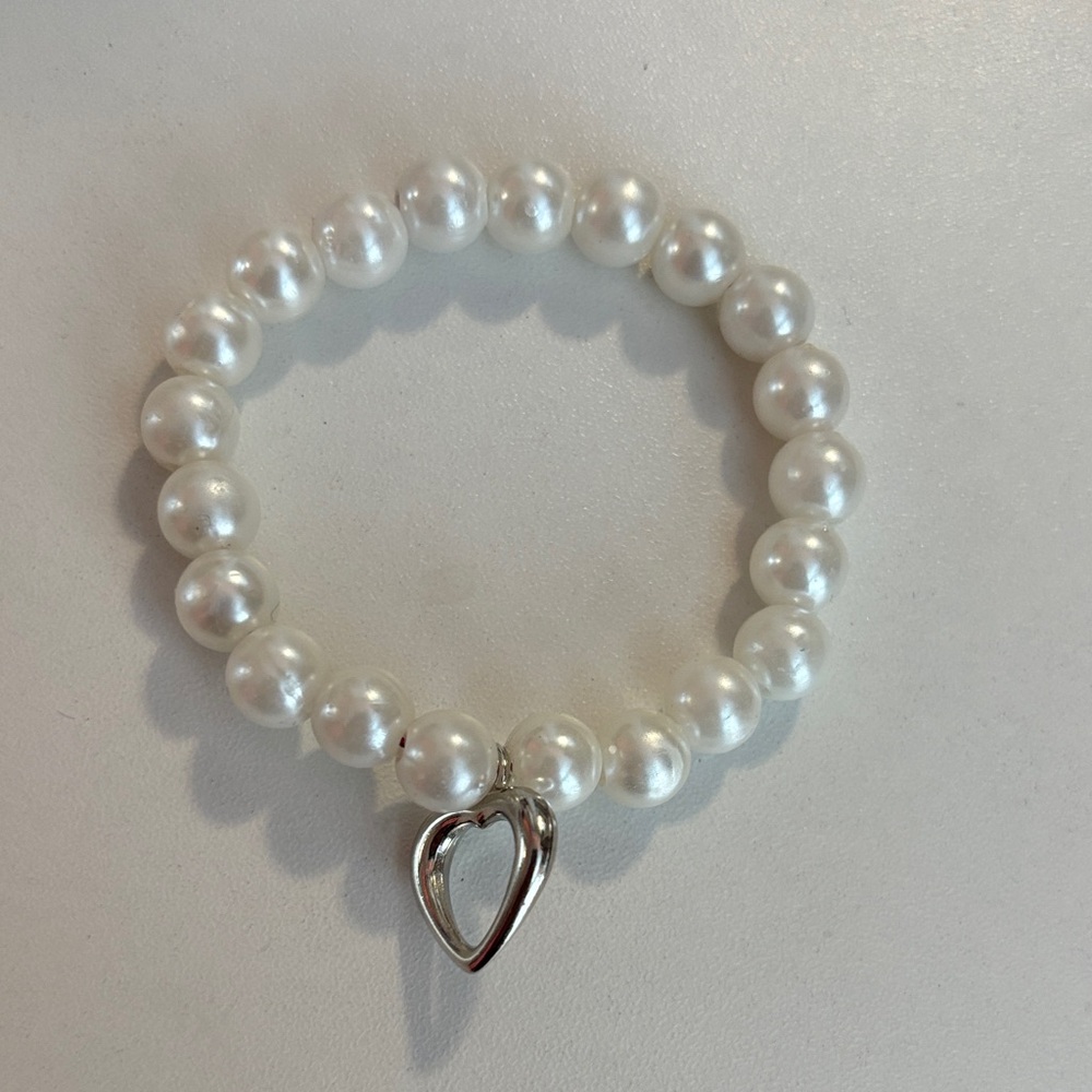 Elegant White Pearl Bracelet with Silver Heart Charm
